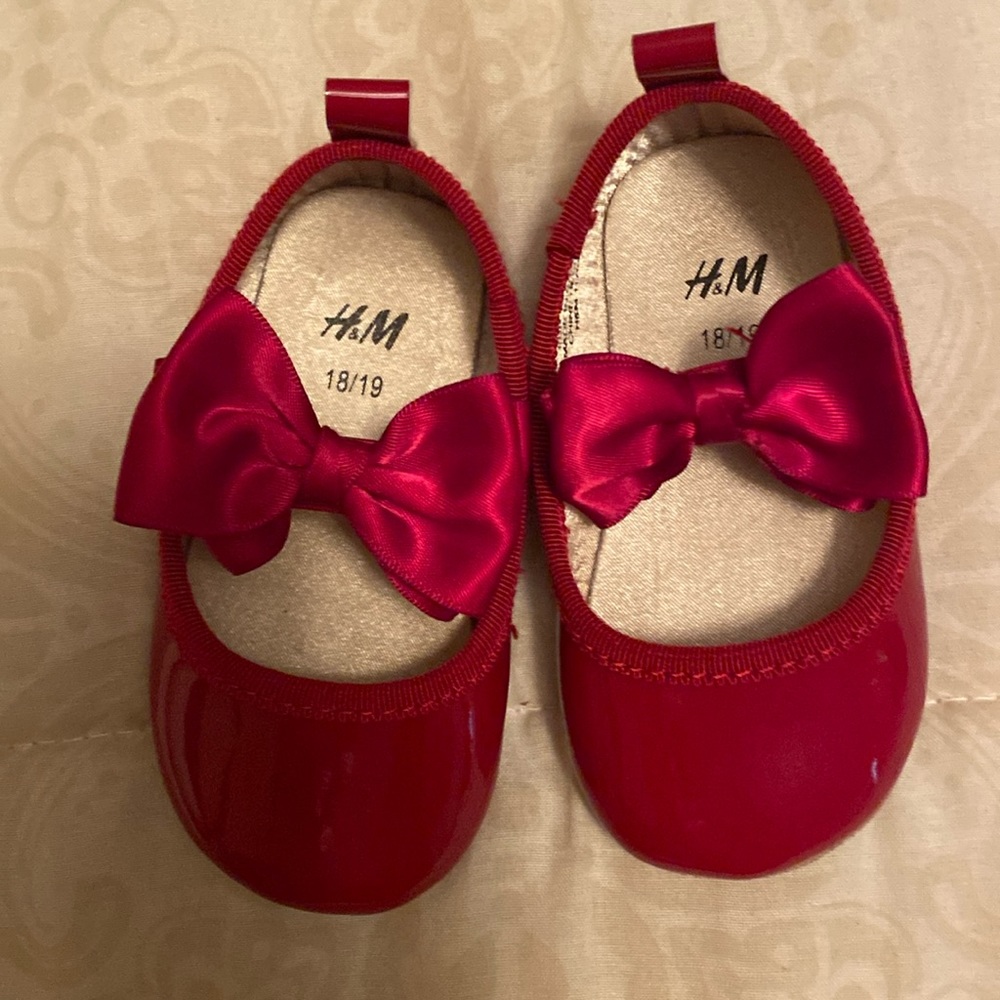 Baby/walker red shoe